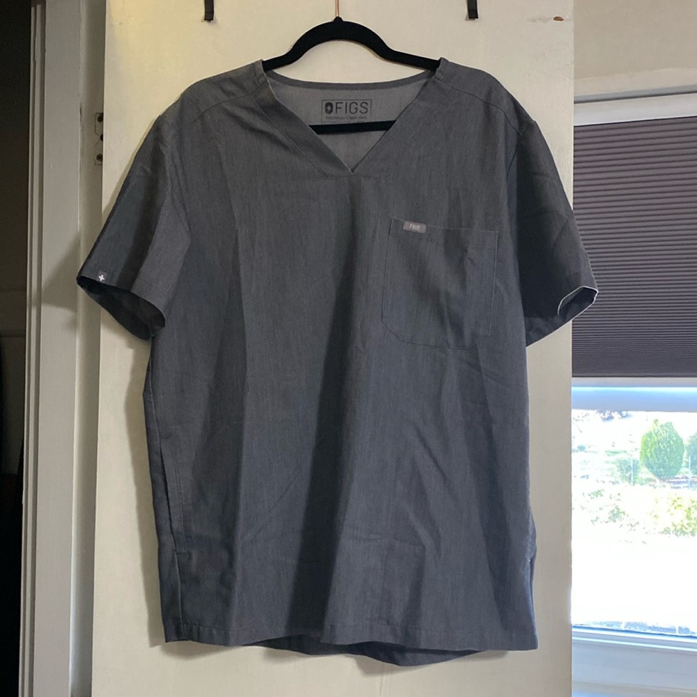 FIGS Technical Collection Men’s Gray Scrub shirt Large